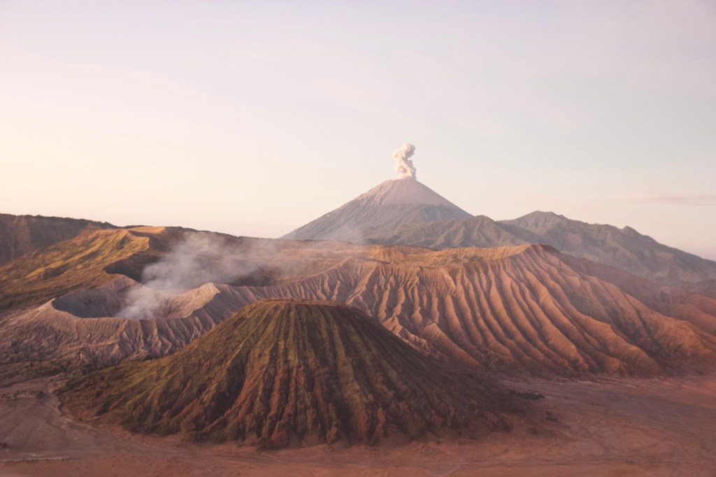 Java: itinerario di 4 giorni tra templi, cascate e&nbsp;vulcani